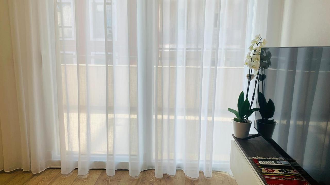 Proper Central Apartment Тирана Екстер'єр фото