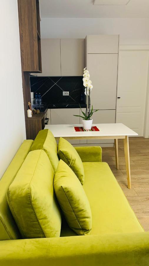 Proper Central Apartment Тирана Екстер'єр фото