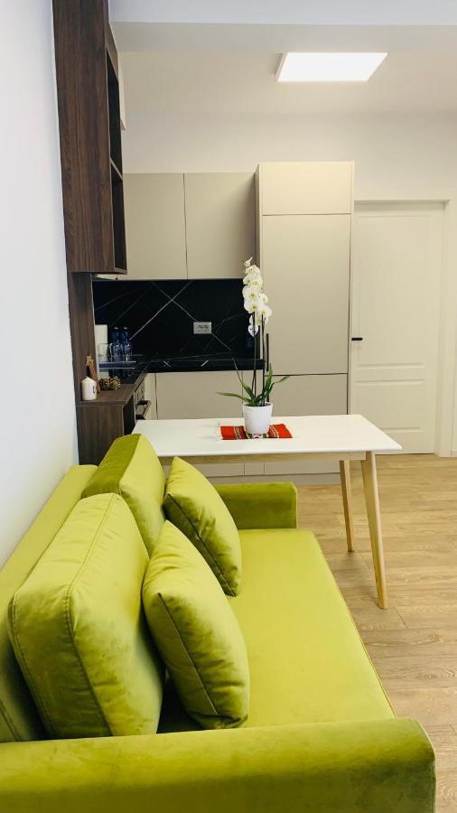Proper Central Apartment Тирана Екстер'єр фото