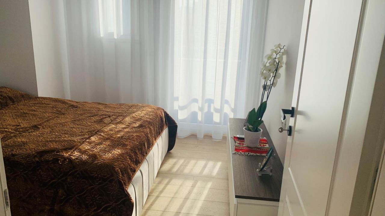 Proper Central Apartment Тирана Екстер'єр фото