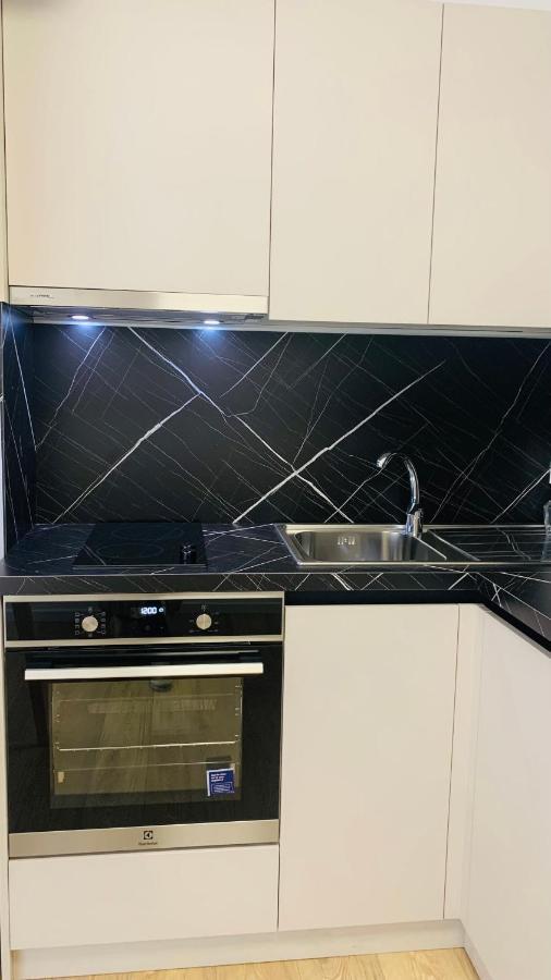 Proper Central Apartment Тирана Екстер'єр фото
